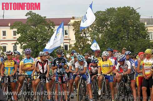 Всеукраинская велоэстафета в Кировограде, фото Игоря Филипенко